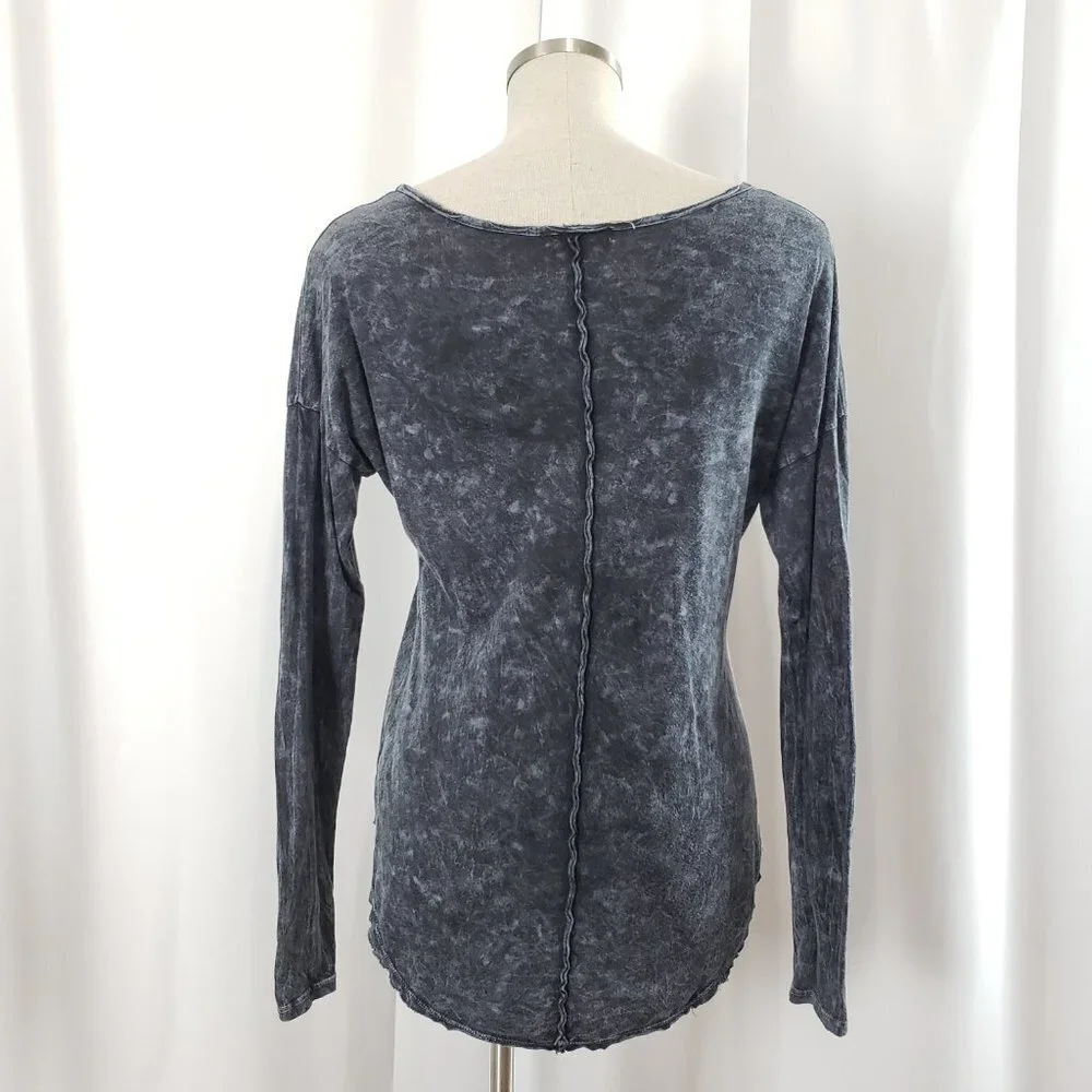 Signorelli Washed Out Distressed Graphic Bohemian Top Medium - Picture 9 of 12